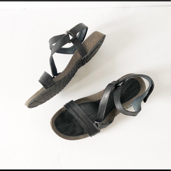 teva black womens sandals